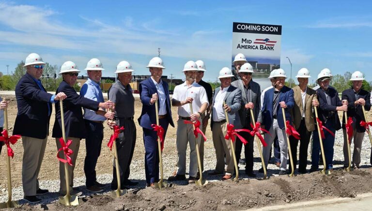 Groundbreaking at Mid America Bank in Columbia, Missouri.